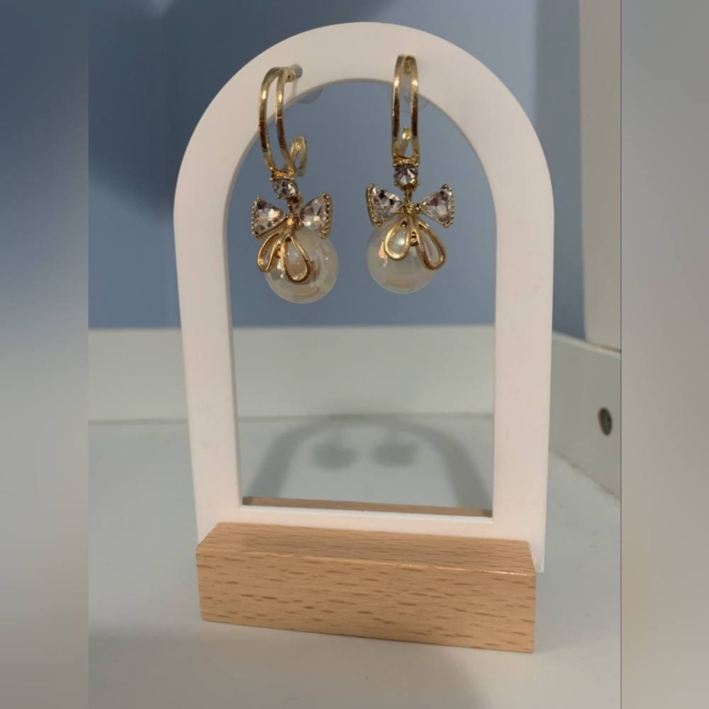 NEW Bow pearl earrings